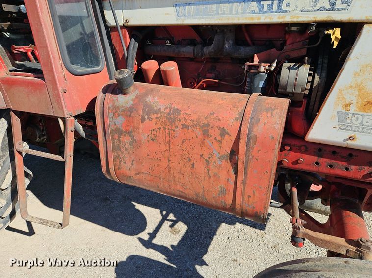 image for item EI3531 1975 International Harvester  Farmall 1066 tractor
