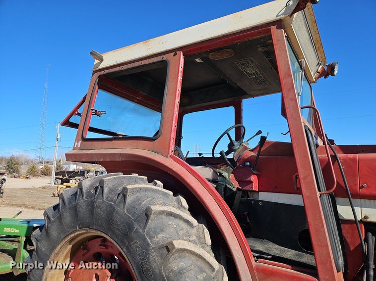 image for item EI3531 1975 International Harvester  Farmall 1066 tractor