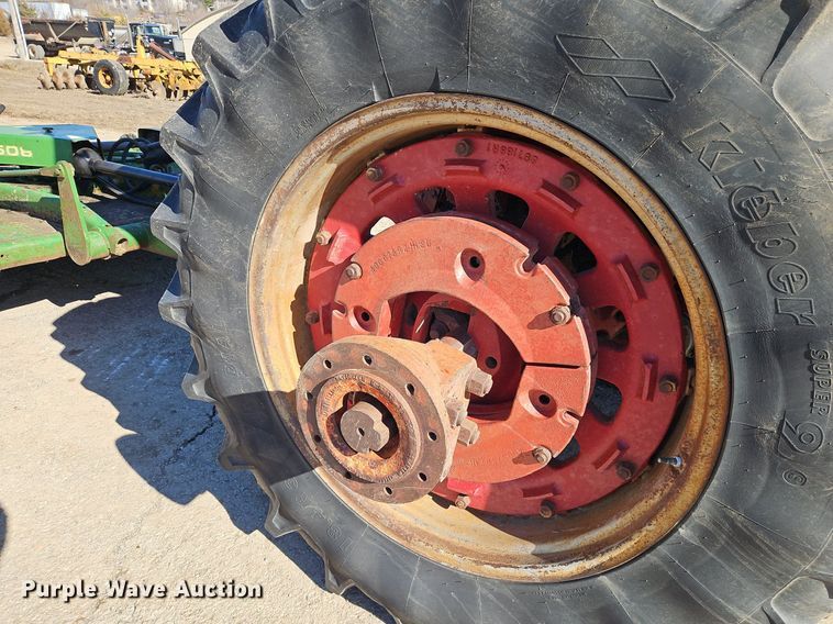 image for item EI3531 1975 International Harvester  Farmall 1066 tractor