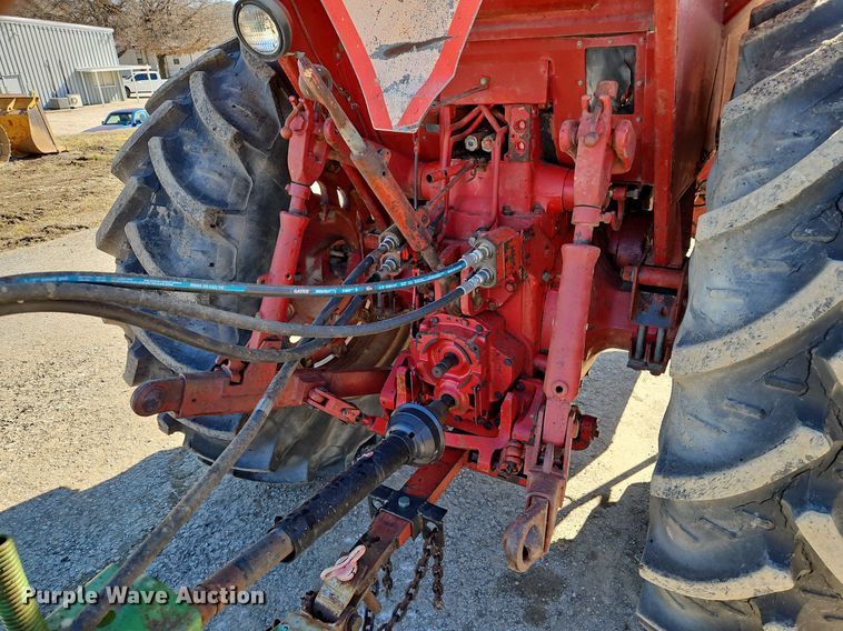 image for item EI3531 1975 International Harvester  Farmall 1066 tractor