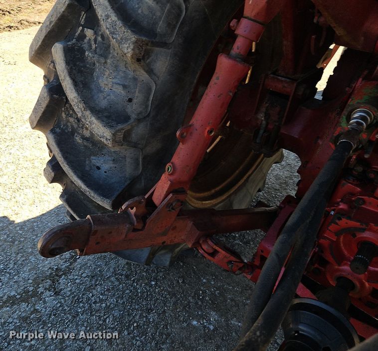 image for item EI3531 1975 International Harvester  Farmall 1066 tractor