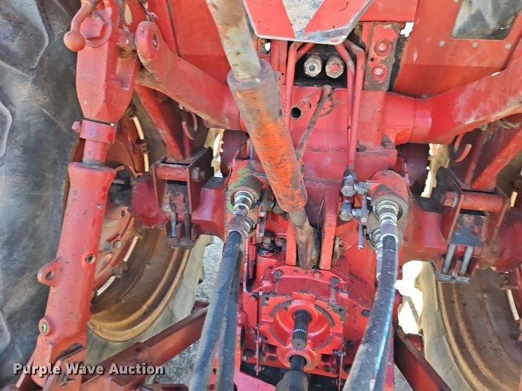 image for item EI3531 1975 International Harvester  Farmall 1066 tractor
