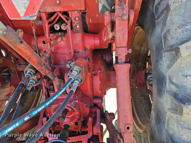 image for item EI3531 1975 International Harvester  Farmall 1066 tractor