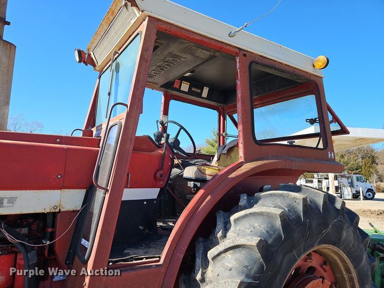 image for item EI3531 1975 International Harvester  Farmall 1066 tractor
