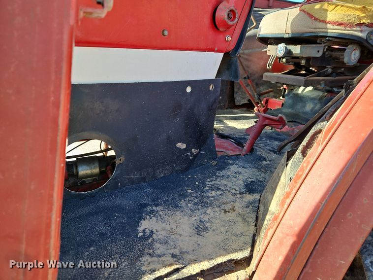 image for item EI3531 1975 International Harvester  Farmall 1066 tractor