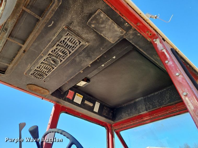 image for item EI3531 1975 International Harvester  Farmall 1066 tractor