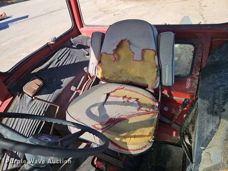 image for item EI3531 1975 International Harvester  Farmall 1066 tractor