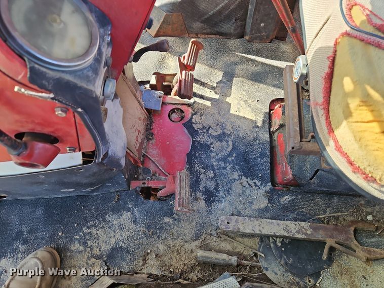 image for item EI3531 1975 International Harvester  Farmall 1066 tractor