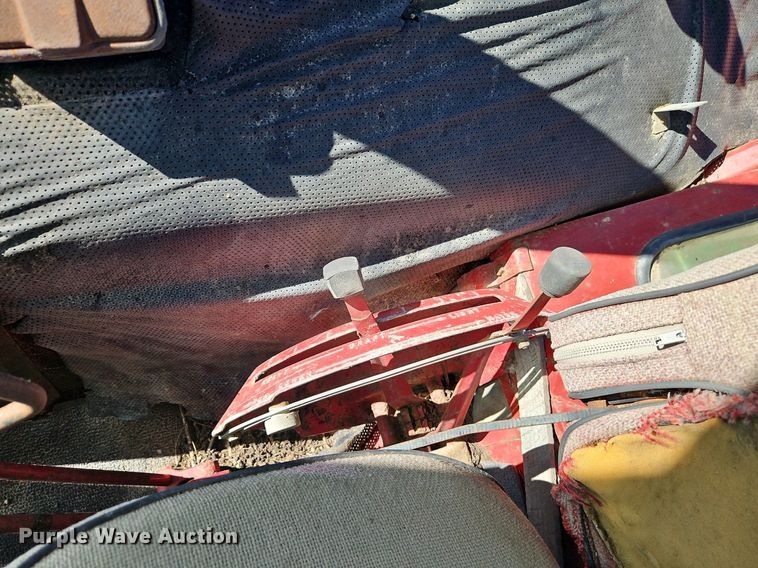 image for item EI3531 1975 International Harvester  Farmall 1066 tractor