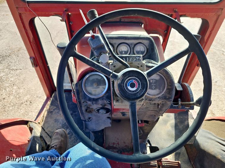 image for item EI3531 1975 International Harvester  Farmall 1066 tractor