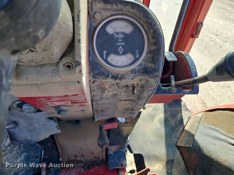 image for item EI3531 1975 International Harvester  Farmall 1066 tractor