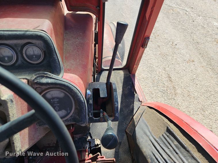 image for item EI3531 1975 International Harvester  Farmall 1066 tractor