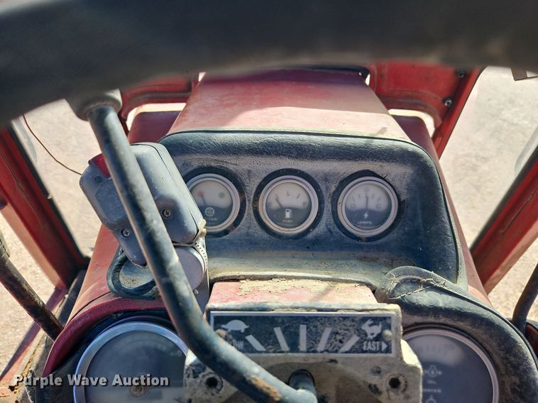 image for item EI3531 1975 International Harvester  Farmall 1066 tractor