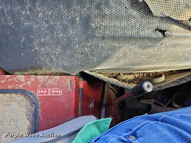 image for item EI3531 1975 International Harvester  Farmall 1066 tractor