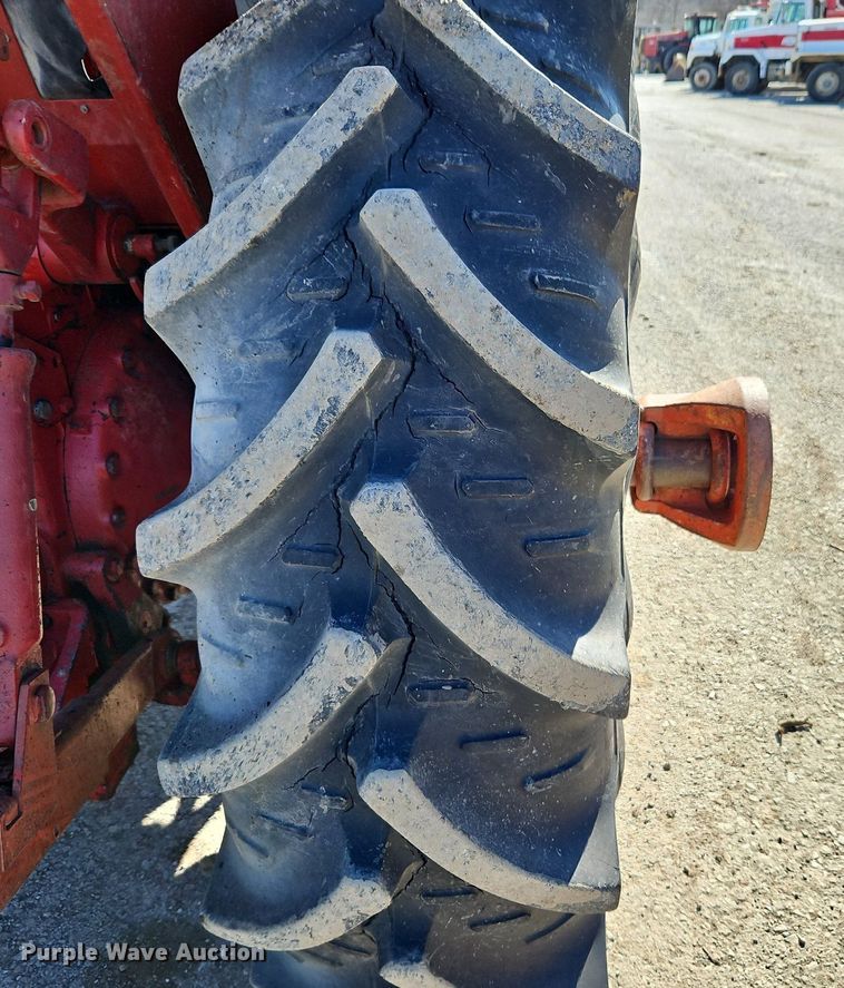 image for item EI3531 1975 International Harvester  Farmall 1066 tractor