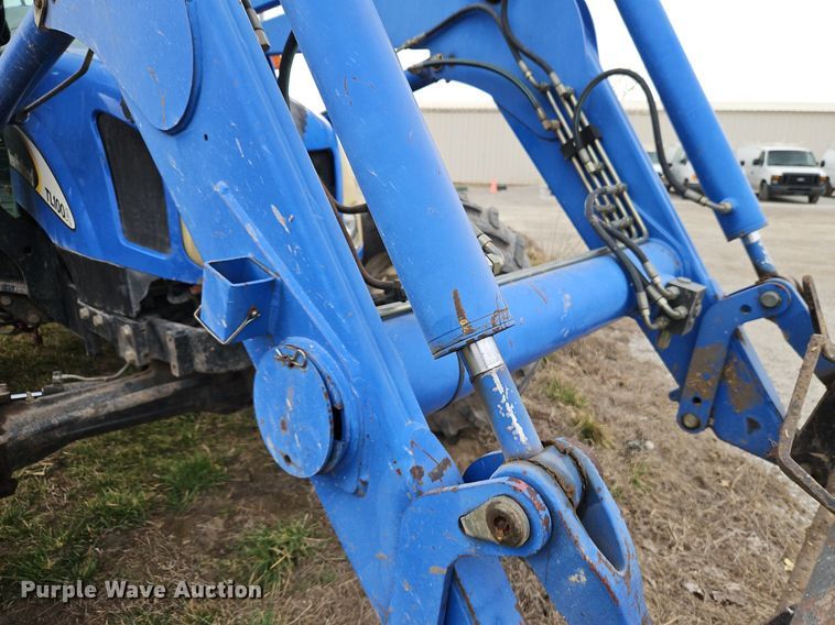 image for item EI3599 2006 New Holland  TL100ADT MFWD tractor