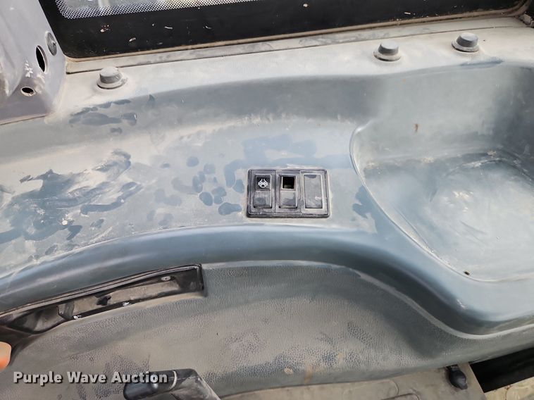 image for item EI3599 2006 New Holland  TL100ADT MFWD tractor