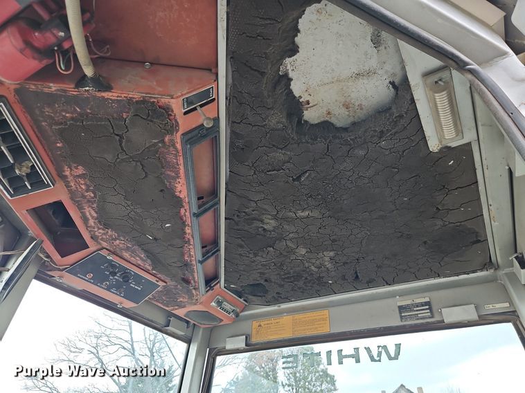 image for item EI3601 1981 White 2-155 tractor