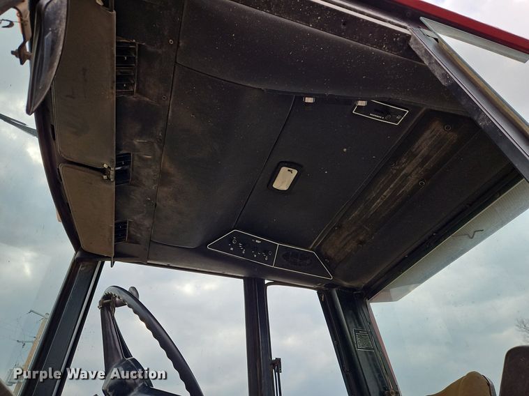 image for item EI3602 1984 International Harvester  5088 tractor