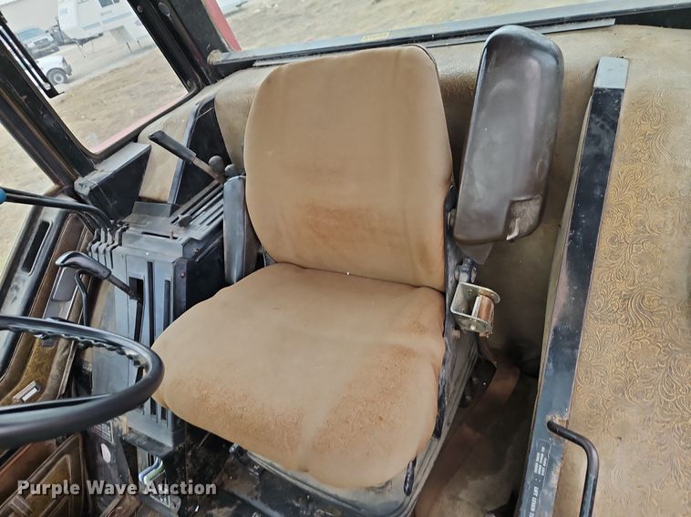 image for item EI3602 1984 International Harvester  5088 tractor