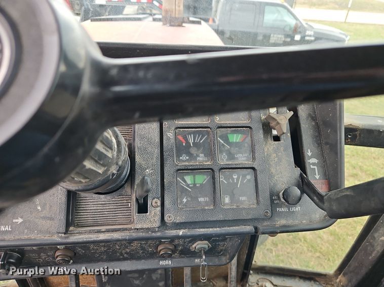 image for item EI3602 1984 International Harvester  5088 tractor