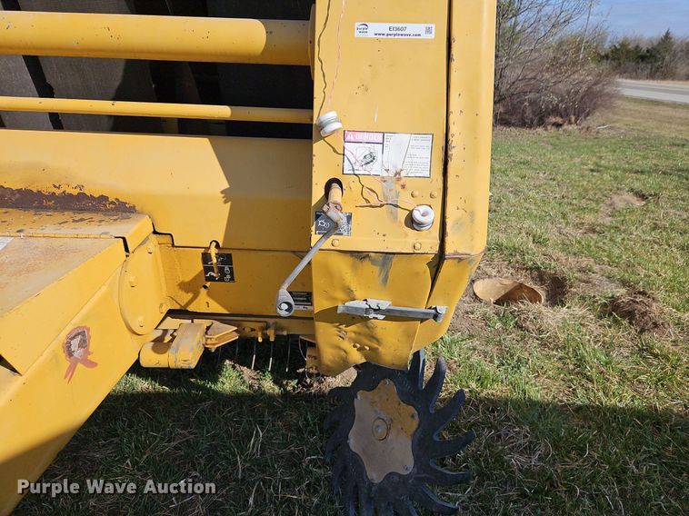 image for item EI3607 Vermeer 605K round baler