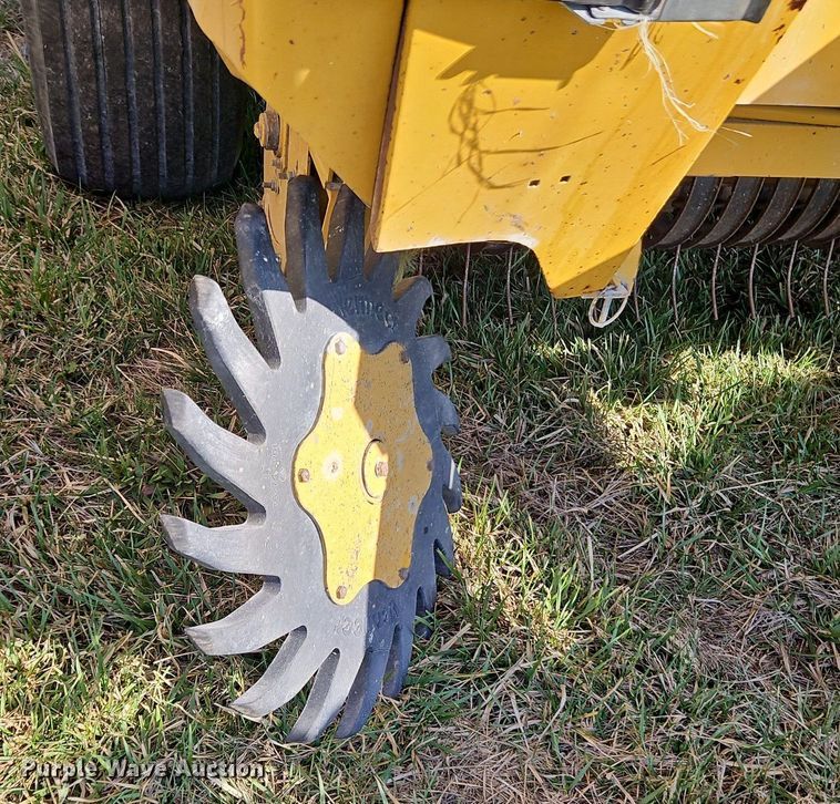 image for item EI3607 Vermeer 605K round baler