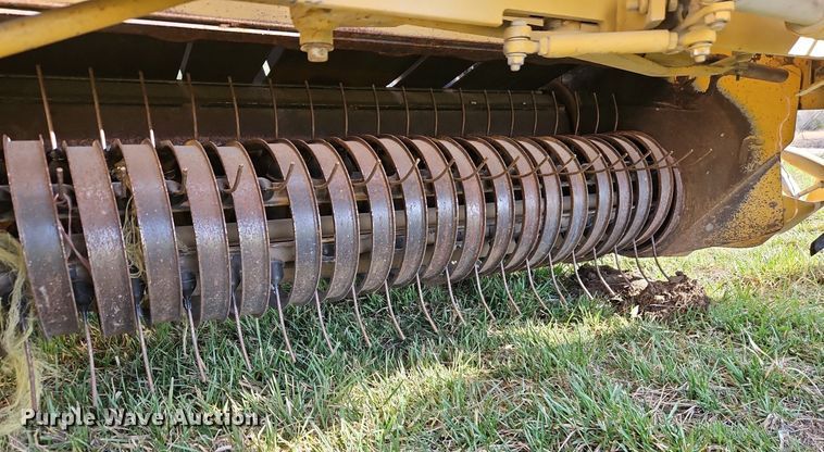 image for item EI3607 Vermeer 605K round baler