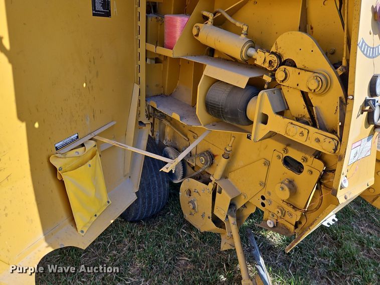image for item EI3607 Vermeer 605K round baler