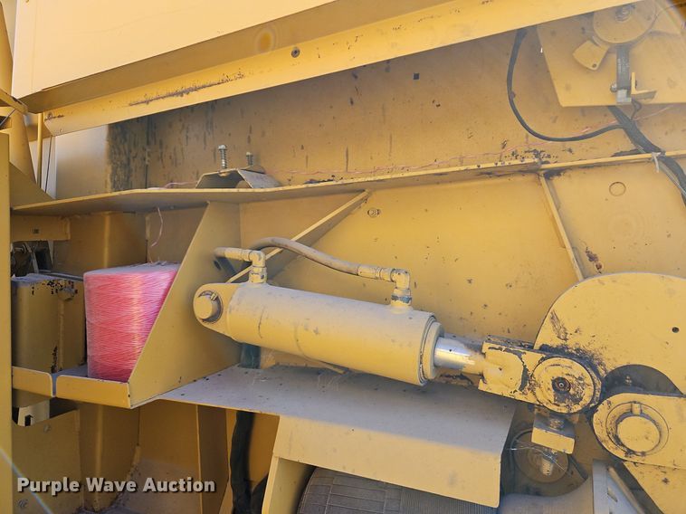 image for item EI3607 Vermeer 605K round baler