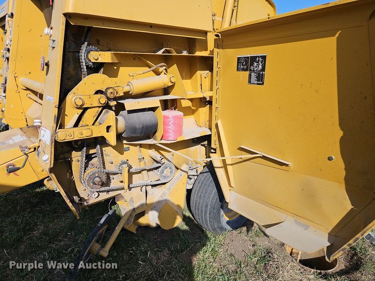image for item EI3607 Vermeer 605K round baler