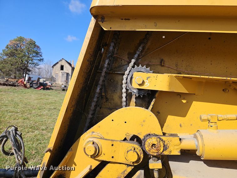 image for item EI3607 Vermeer 605K round baler