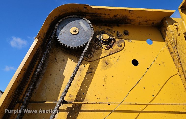 image for item EI3607 Vermeer 605K round baler