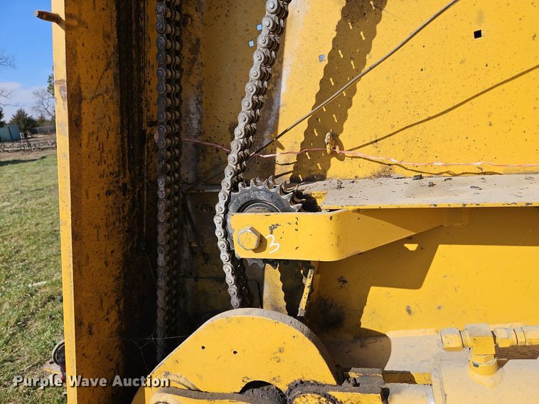 image for item EI3607 Vermeer 605K round baler