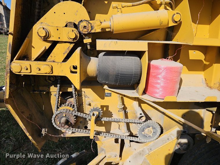 image for item EI3607 Vermeer 605K round baler