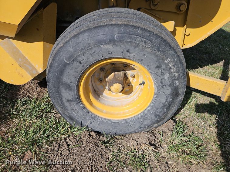 image for item EI3607 Vermeer 605K round baler