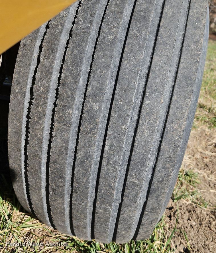 image for item EI3607 Vermeer 605K round baler