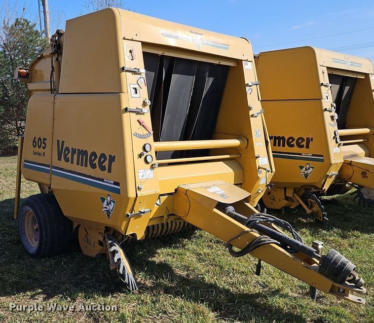 image for item EI3608 Vermeer 605K round baler