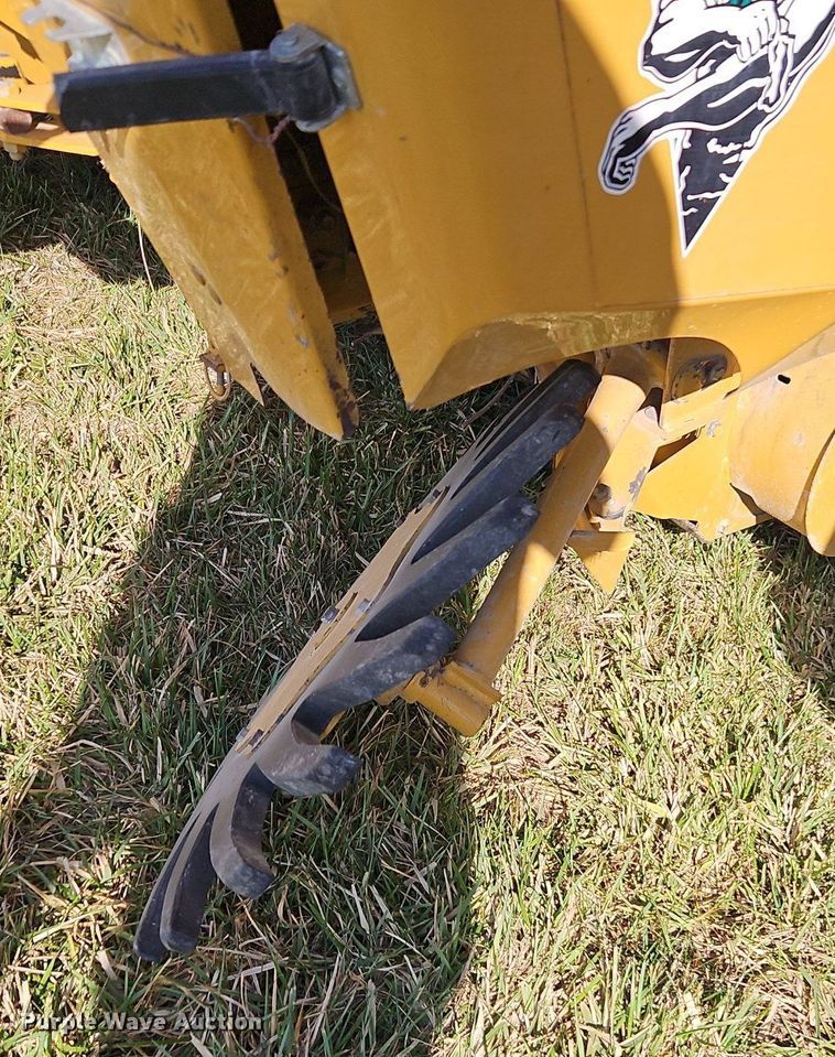 image for item EI3608 Vermeer 605K round baler