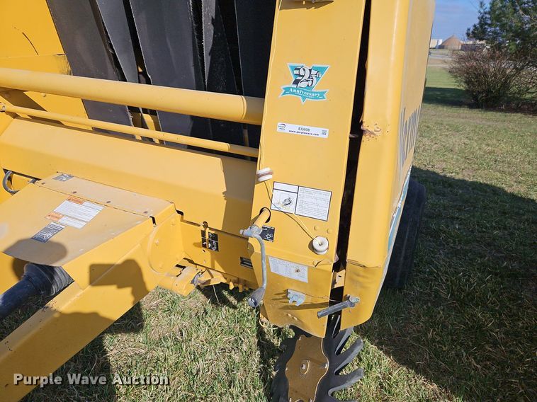 image for item EI3608 Vermeer 605K round baler
