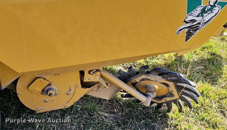 image for item EI3608 Vermeer 605K round baler