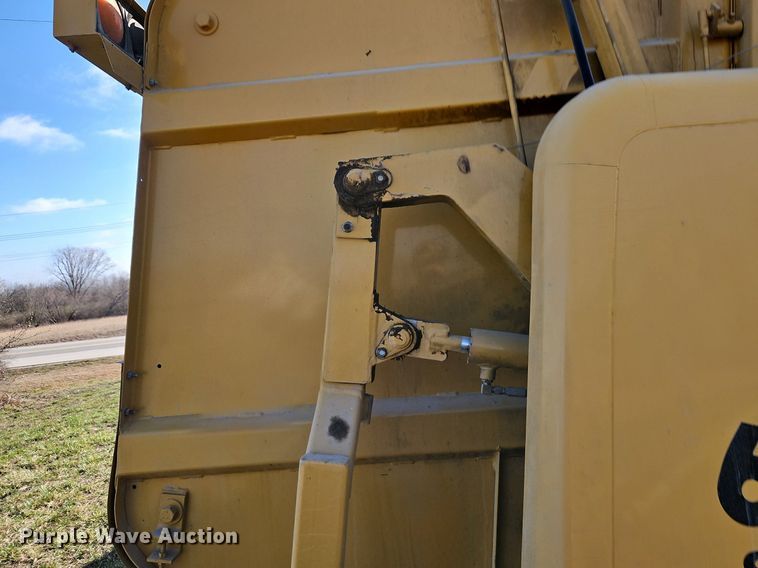 image for item EI3608 Vermeer 605K round baler