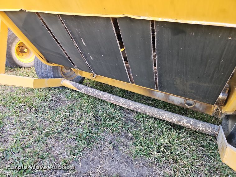 image for item EI3608 Vermeer 605K round baler