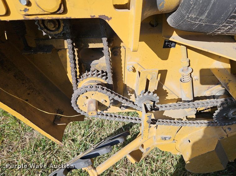 image for item EI3608 Vermeer 605K round baler