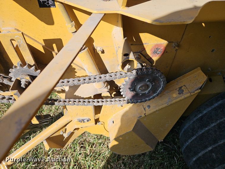 image for item EI3608 Vermeer 605K round baler