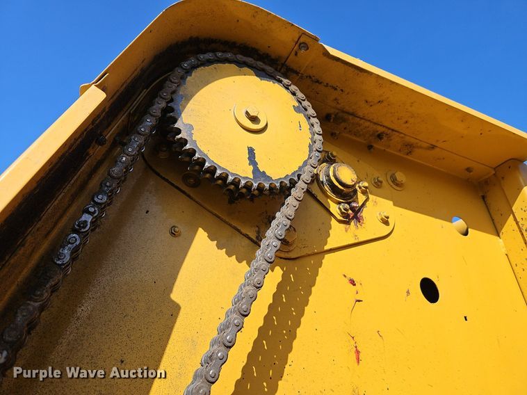 image for item EI3608 Vermeer 605K round baler