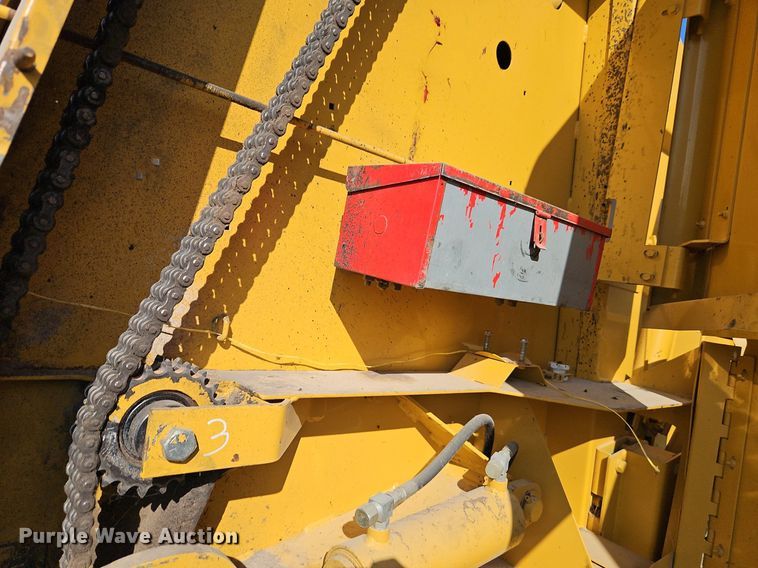 image for item EI3608 Vermeer 605K round baler