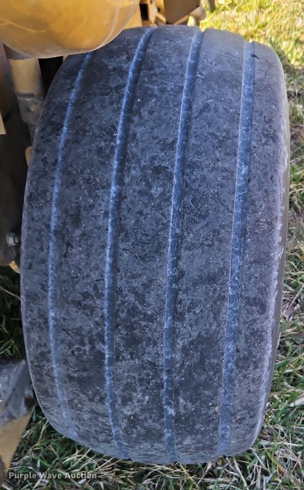 image for item EI3608 Vermeer 605K round baler