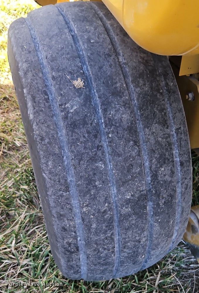 image for item EI3608 Vermeer 605K round baler