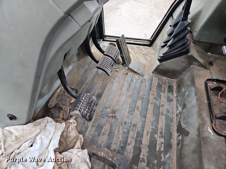 image for item EI3622 1995 Massey Ferguson  8160 MFWD tractor